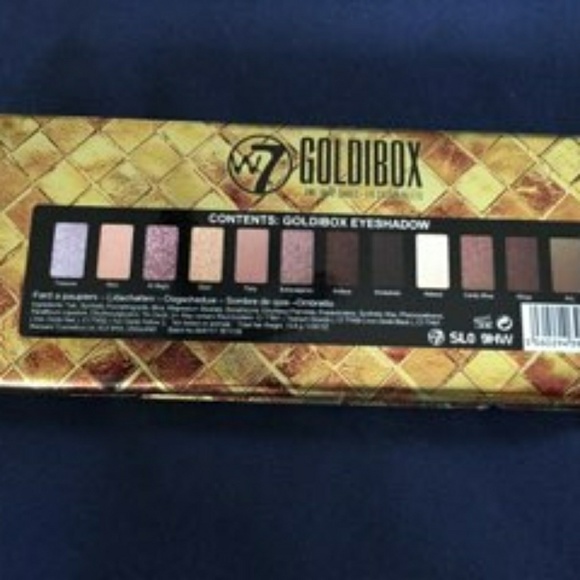 Makeup - Picture 3 of 3